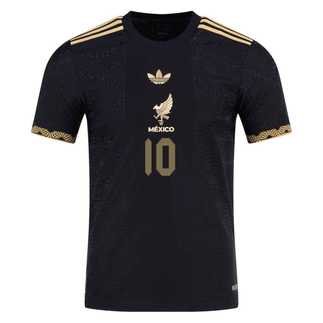 574db5_d94f704fa1064f4fa71101c1581be326mv2.jpg A. VEGA #10 ?Mexico Third Jersey Gold 2025 - 图片 1